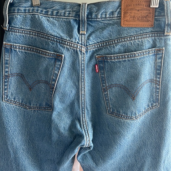 Levi wedgie blue jeans. Perfect condition - Picture 4 of 5